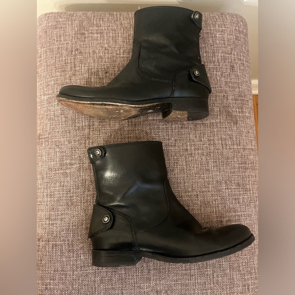 Frye Black Leather Ankle Boots
Women’s size 6 - Picture 2 of 5